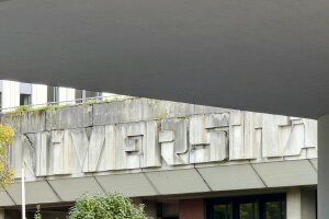 Niversitaet